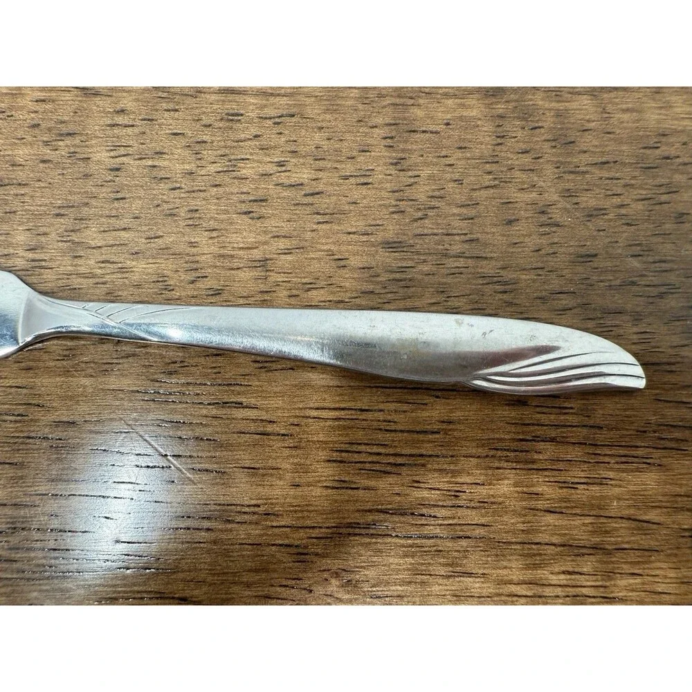 Oneida Ltd Stainless Steel Butter Knife Spreader, Silver Glossy Traditional